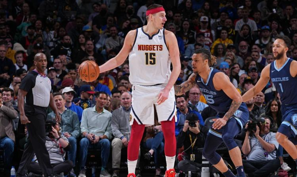 AYX- c罗在掘金比赛中关键助攻,逆转引发热议的是谁 